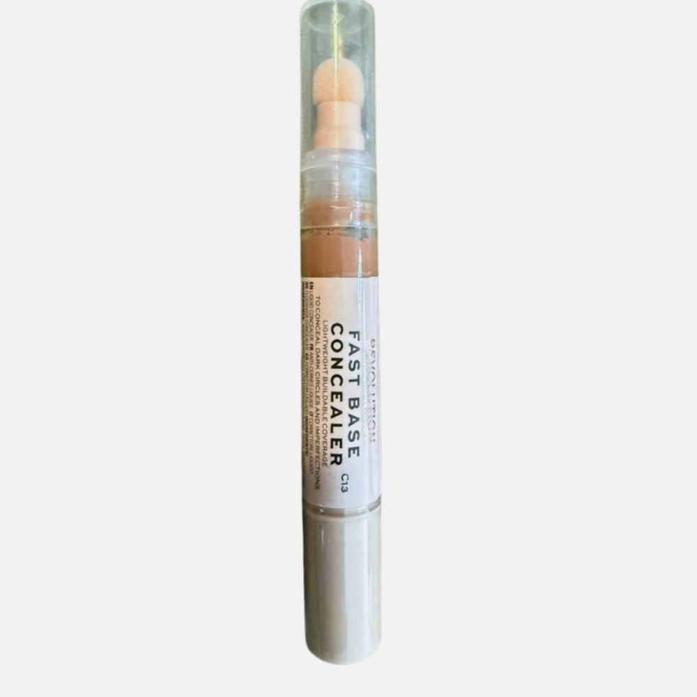 C13 - Makeup Revolution‎ Fast Base Concealer